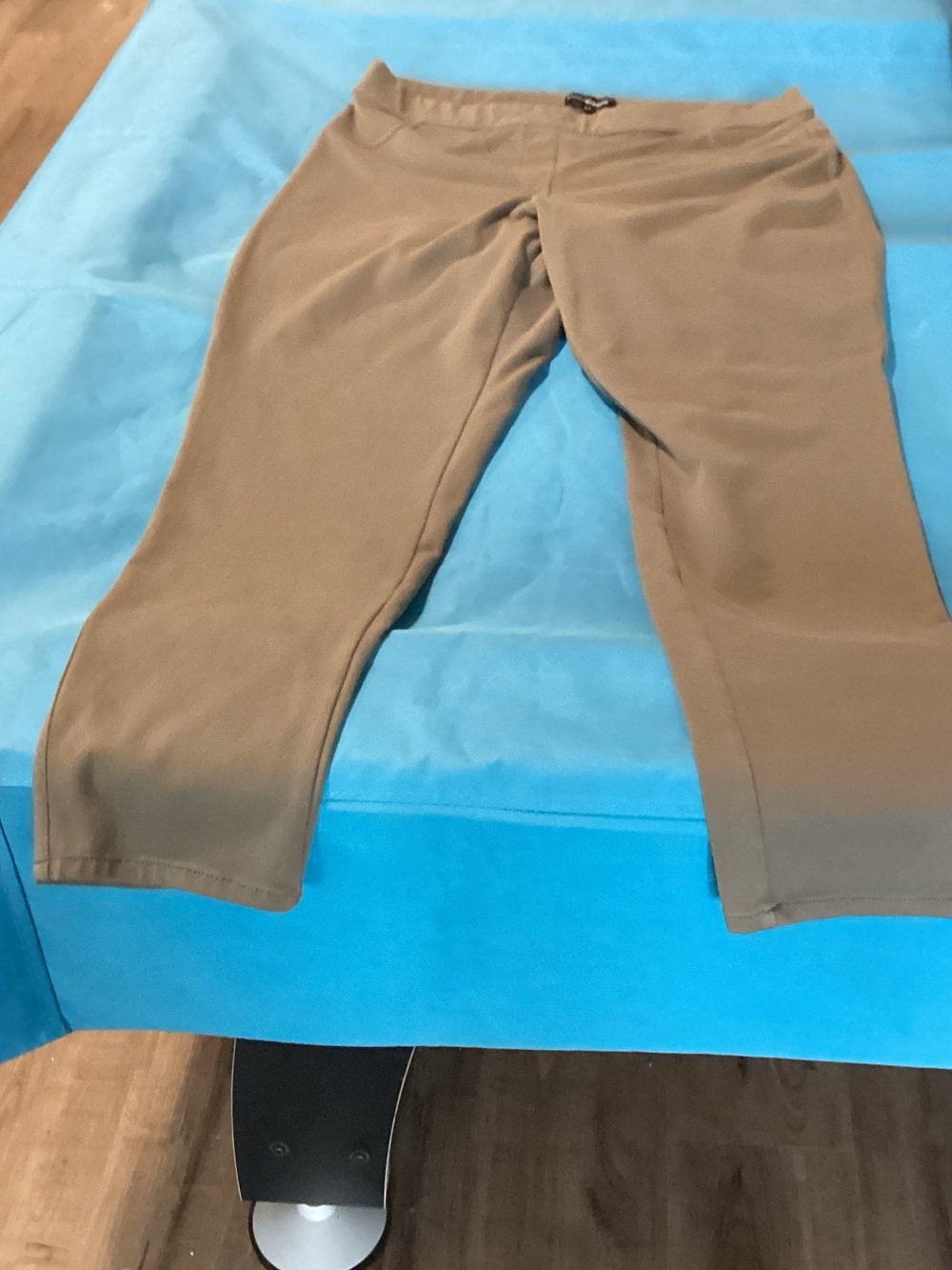 Stretch Capri Pants in Khaki